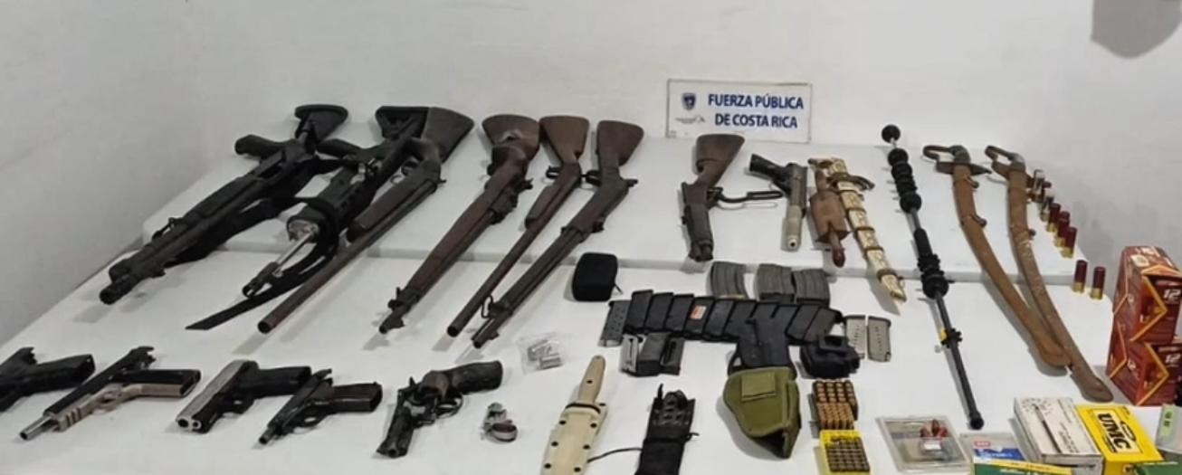 Fuerza Pública decomisa arsenal tras atender caso de violencia intrafamiliar
