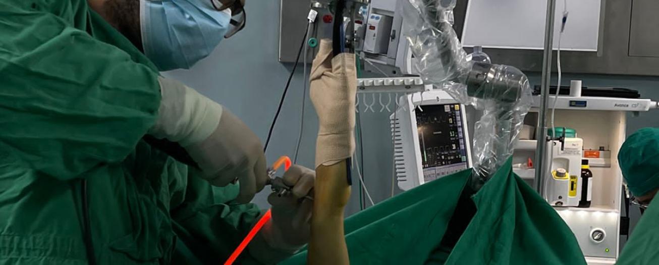 Hospital de San Ramón realizó primera cirugía de artroscopia de muñeca