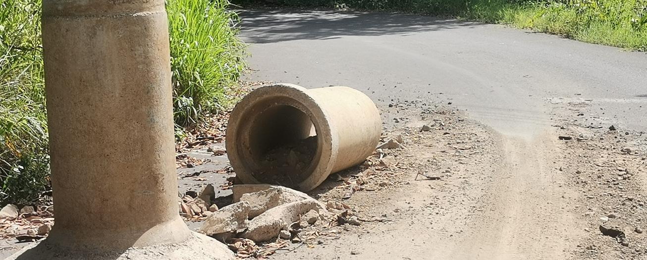 Quitan señales que evitan pasado vehicular sobre puentes clausurados