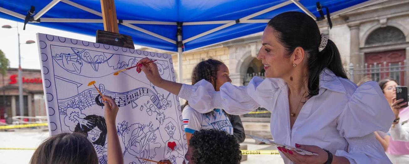 Más de dos mil estudiantes inician  fortalecerán su segunda fase del programa “Bridges for English"