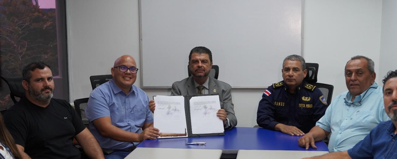 Ministerio de Seguridad Pública firma convenio para nueva delegación policial en Rincón Chiquito de La Guácima