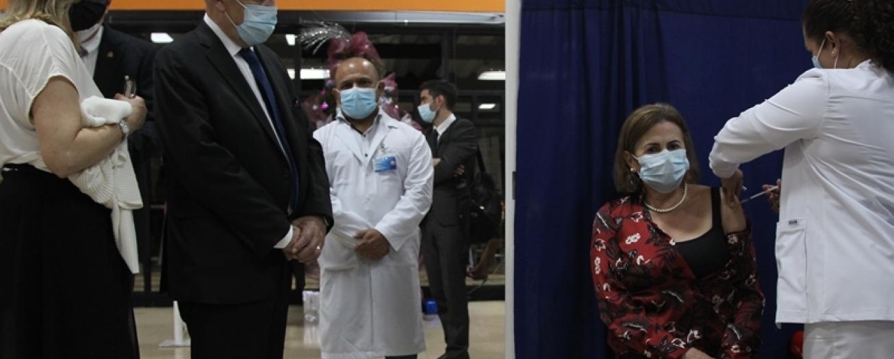 Ministro francés confirma donación al país de 200 mil vacunas contra la covid-19 y consolida cooperación en salud e investigación Francia -Costa Rica