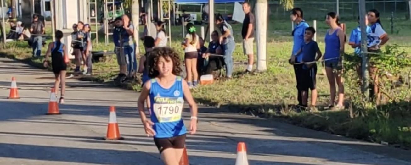 Grecia logra una medalla de oro y dos de plata en Torneo de Campo Traviesa 