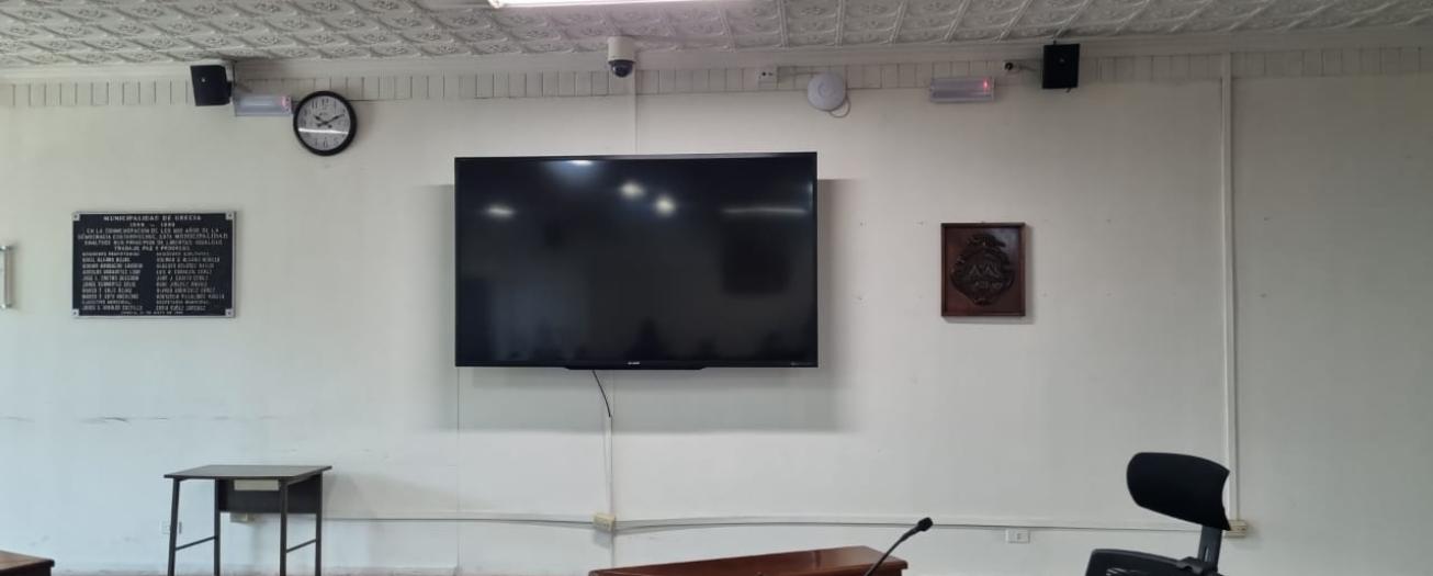 Salón de sesiones del Concejo Municipal sin retratos de ex alcaldes y ex presidentes municipales