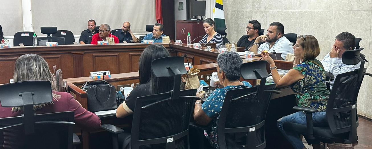 A puerta cerrada reeligen a Isaac González en Comité de Deportes