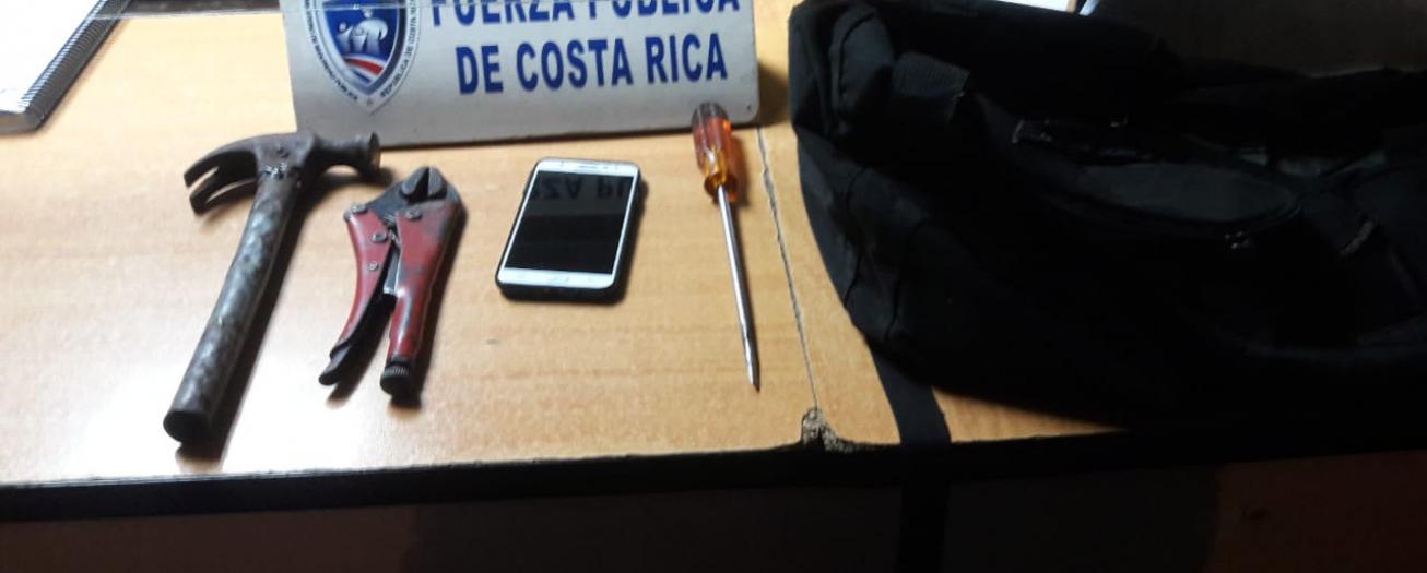 Fuerza Pública Grecia detiene a ladrón de licoreras