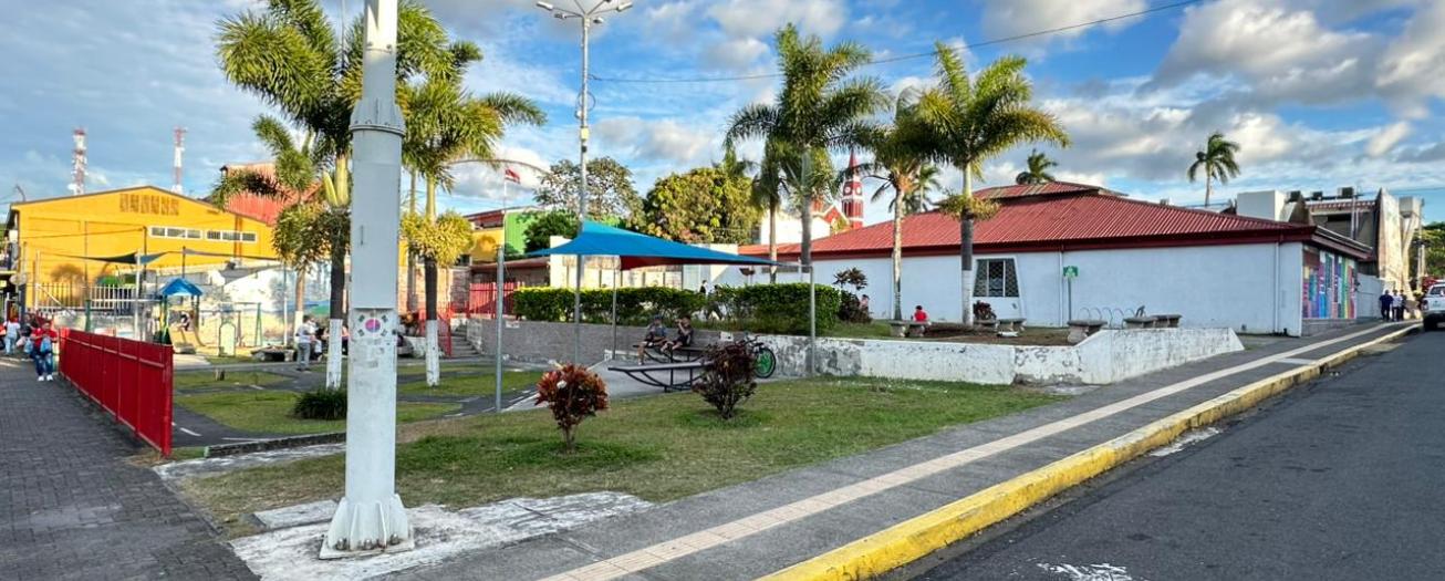 Colocarán malla perimetral en Plaza Helénica 