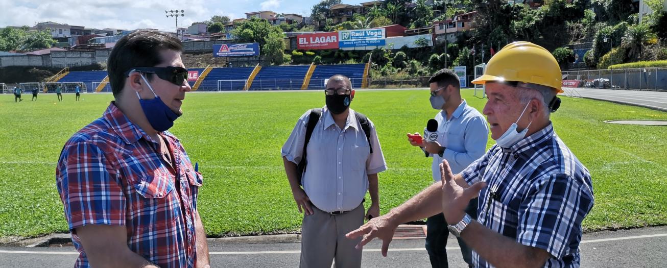 Informe de ingeniería revela que alcalde conocía del problema de las nacientes en el estadio desde abril 
