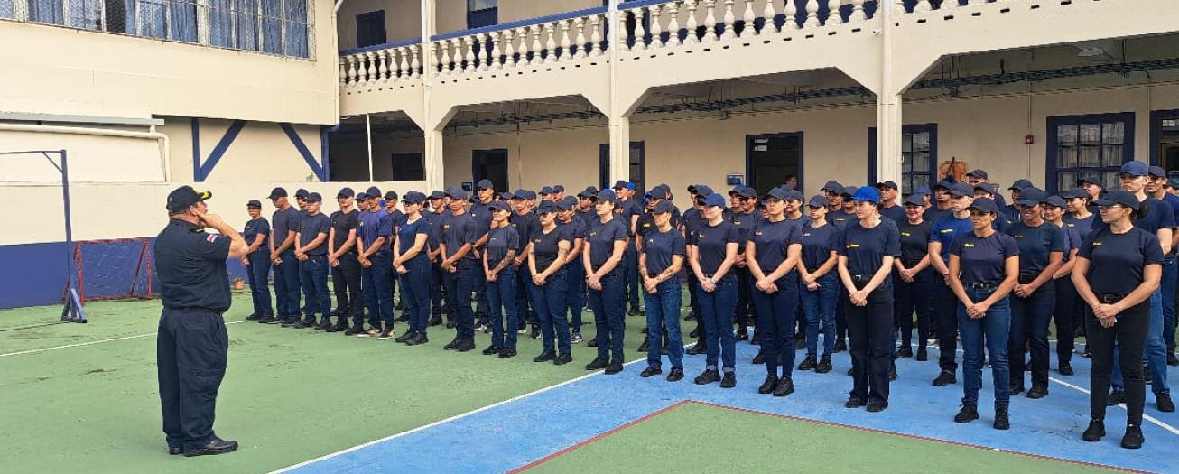 Policías de Fuerza Pública ya no tendrán que pagar pasaje de bus  