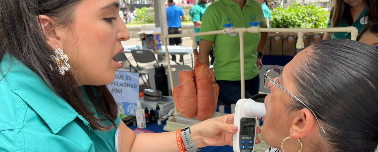 Salud hace un llamado a proteger a los jóvenes del tabaco y vapeo