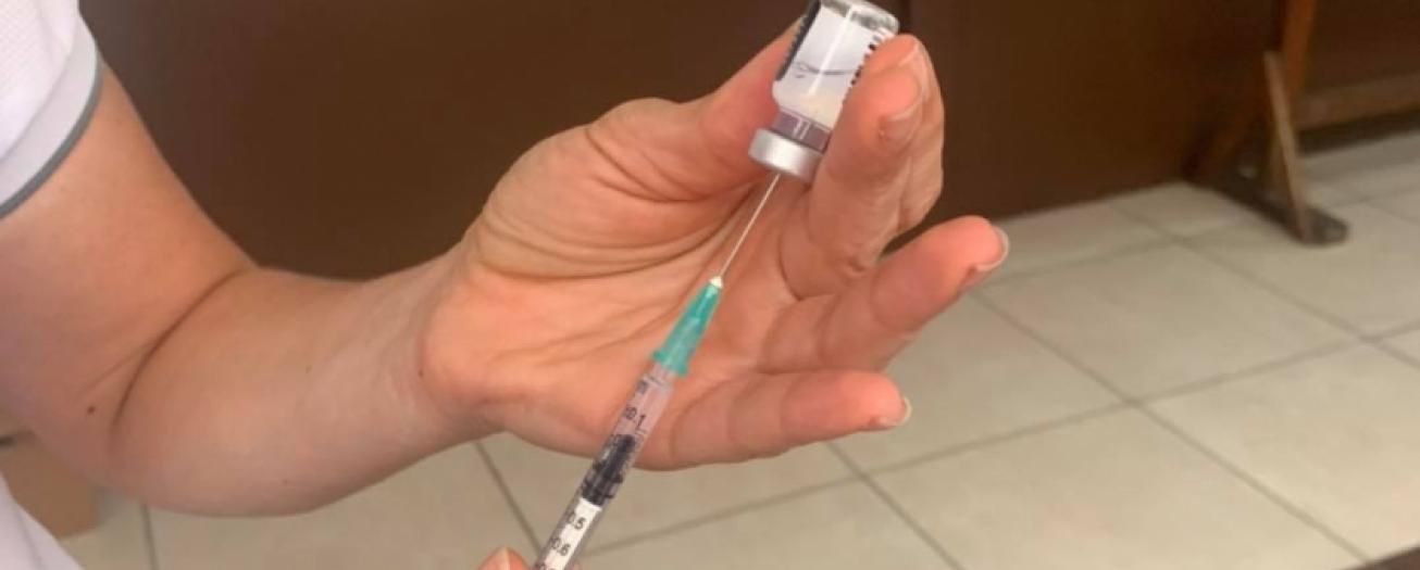 Población inmunosuprimida también recibirá tercera dosis contra COVID-19 en el 2022 