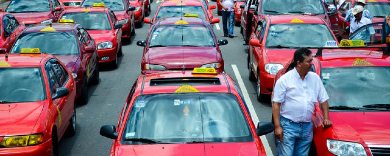 Presidente Chaves logra acuerdo entre taxistas y conductores de plataformas digitales